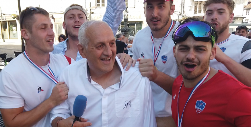 Vidéos - La fête se poursuit après le titre de champion de France des espoirs du Stade Aurillacois