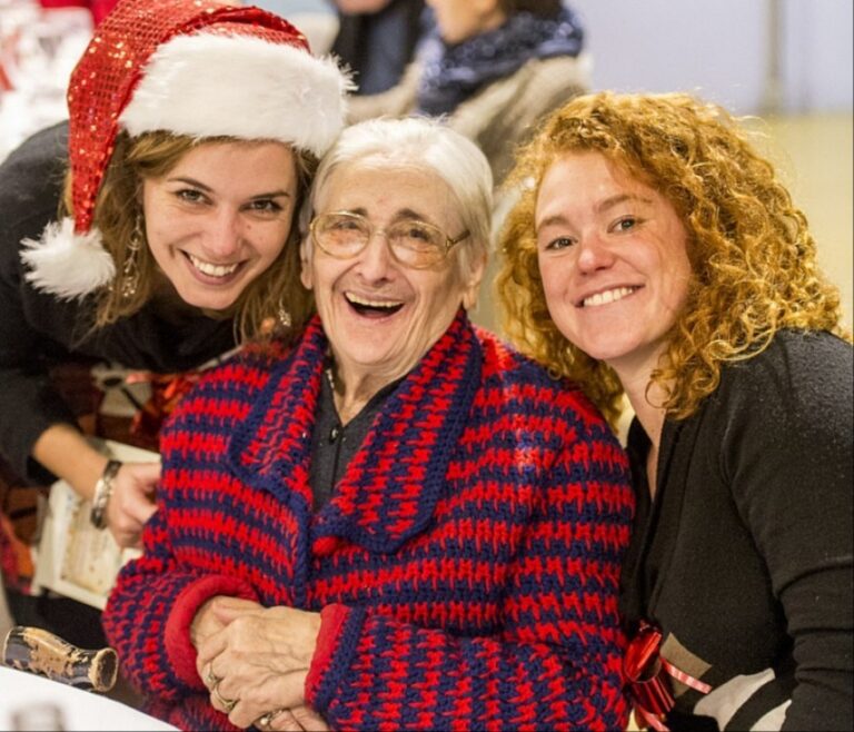« Nous aidons à briser la solitude à Noël » : les Petits Frères des Pauvres recherchent des bénévoles