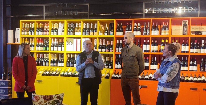 Une palette d'émotions remplace la carte des vins : découvrez "Couleurs Vignes", le nouveau magasin de la Famille Desprat