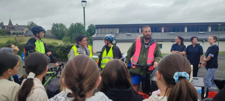 Des légumes bios et locaux livrés en vélo-cargo aux écoliers d’Ytrac : le PAT en action !