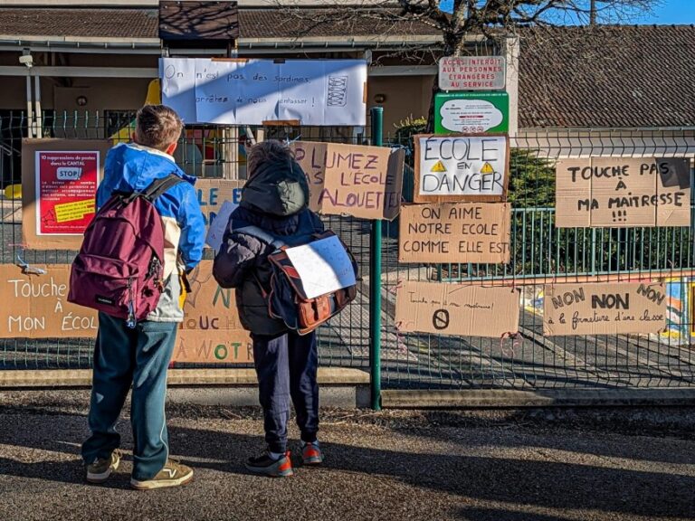 Carte scolaire dans le Cantal : 10 suppressions de postes annoncées, la mobilisation s’organise